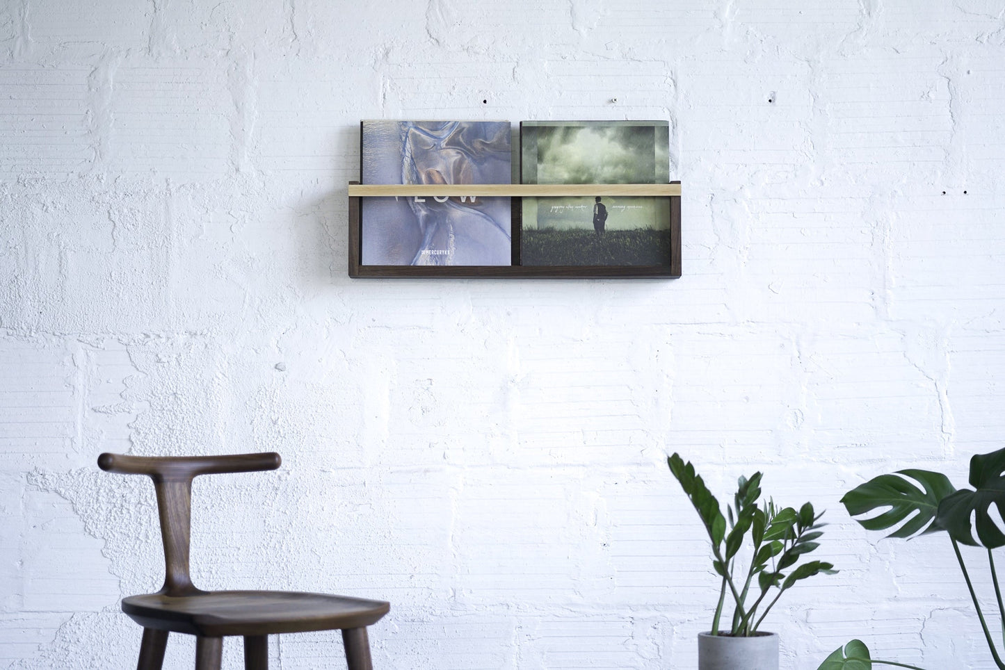 Estantería de Pared Moderno, organizador de revistas y discos con diseño elegante, Kaimok Design