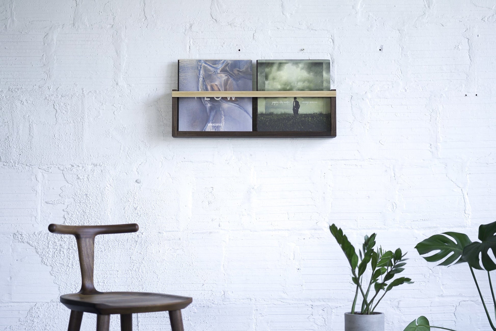 Estantería de Pared Moderno, organizador de revistas y discos con diseño elegante, Kaimok Design