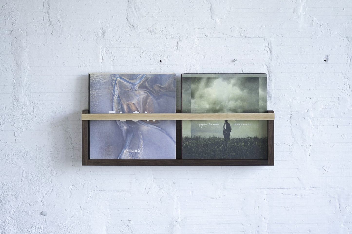 Estante de Pared Moderno, organizador de revistas y discos con diseño elegante - Kaimok Design
