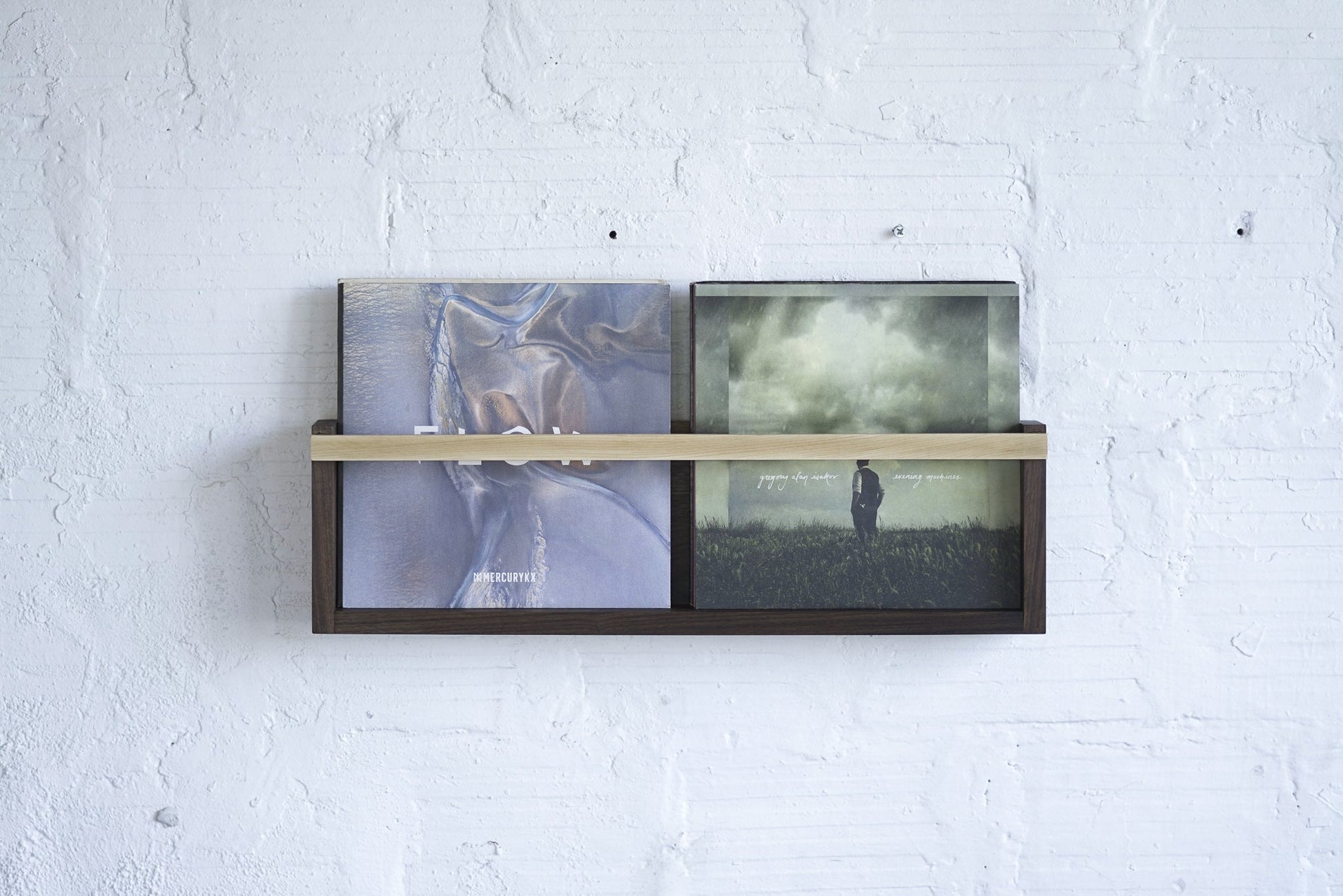 Estante de Pared Moderno, organizador de revistas y discos con diseño elegante - Kaimok Design