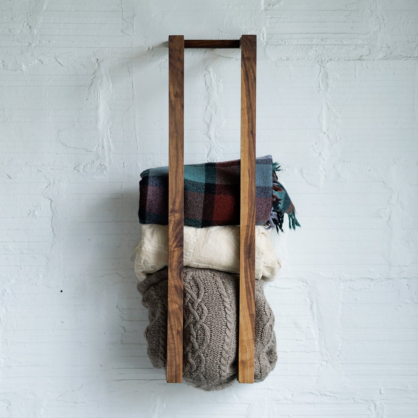 Versátil rack también ideal para exhibir bufandas y pañuelos - Kaimok Design